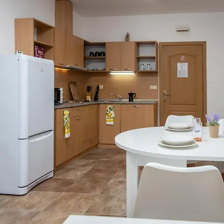 Stylish Flat In The Centre Of Sunny By Flаt Manаger Apartman *