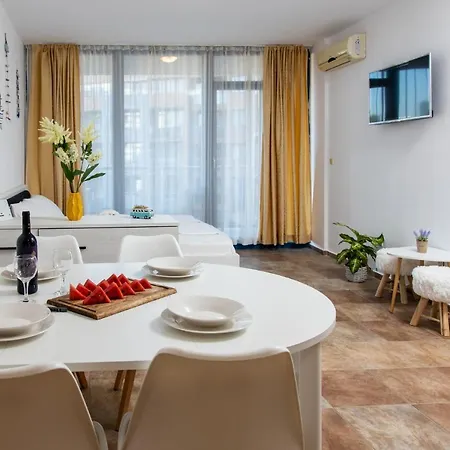 Stylish Flat In The Centre Of Sunny By Flаt Manаger Διαμέρισμα Σάνι Μπιτς