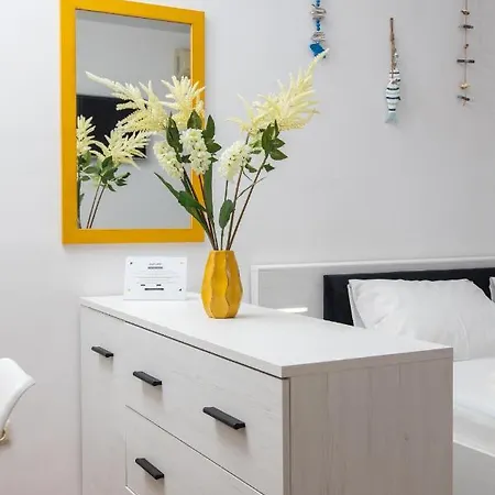 Stylish Flat In The Centre Of Sunny By Flаt Manаger 公寓 阳光海滩