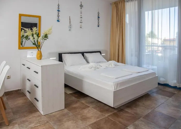 Stylish Flat In The Centre Of Sunny By Flаt Manаger Apartman Napospart