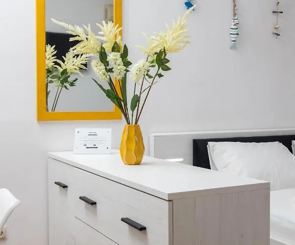 Stylish Flat In The Centre Of Sunny By Flаt Manаger Apartman Napospart